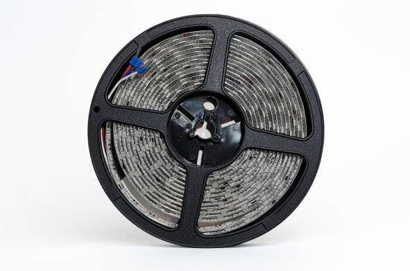 RGBW LED Streifen 5m IP65 – Spritzwasserfest